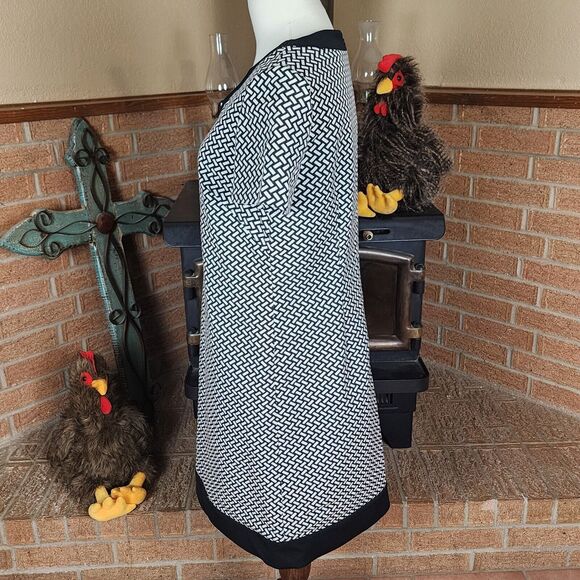 Tahari ASL Shift Dress Size 6 Black and White Geometric Pattern - Picture 3 of 7